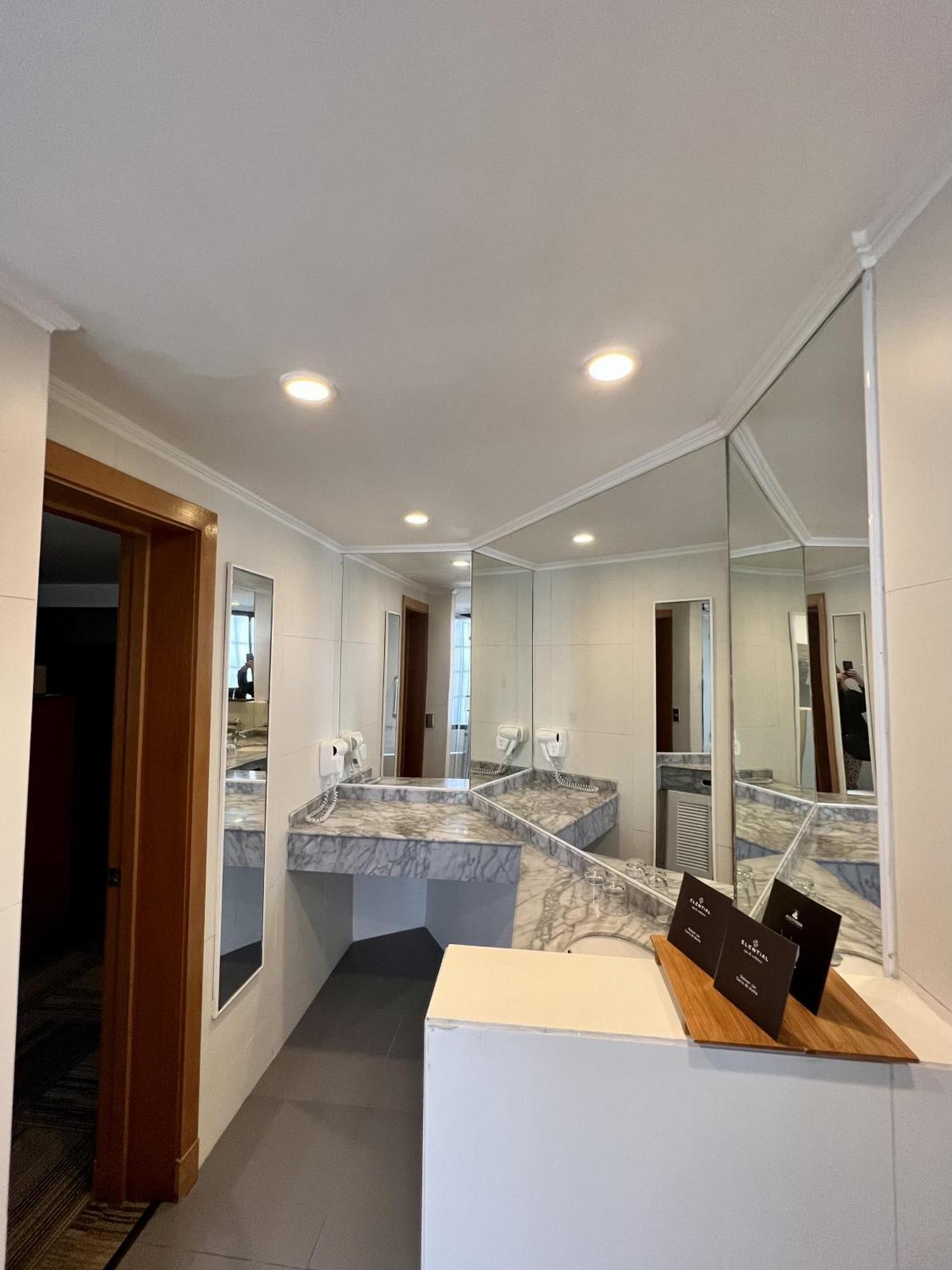 Hotel Western Marina Del Rey 4*